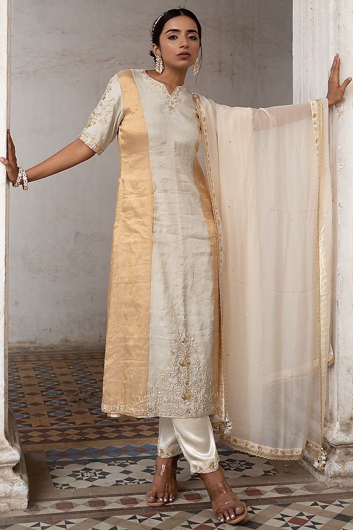 Light Silver & Gold Embroidered Kurta Set by Sheela Suthar Pret|Couture