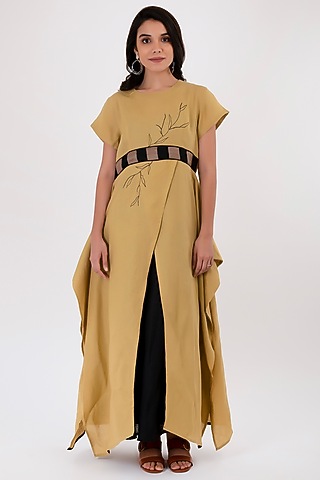 Fawn Green Kurta With Appliqued Belt by Sharath Sundar