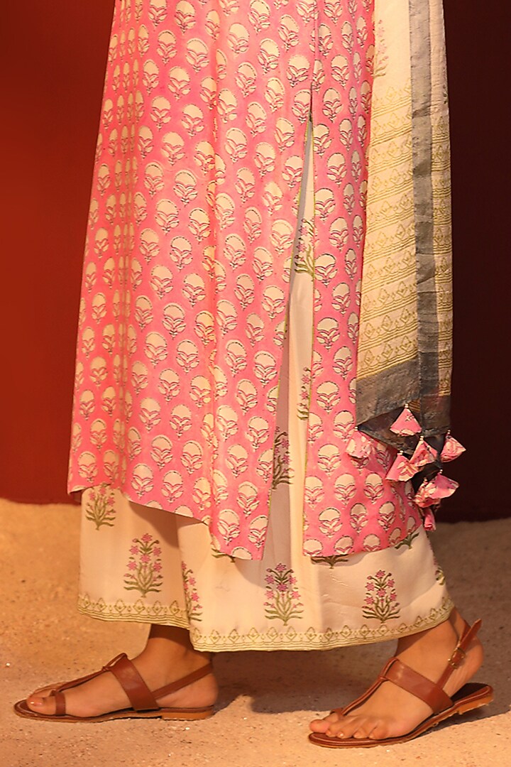 Pink Pure Silk Hand Block Printed Kurta Set by Shetab Kazmi at Pernia's Pop Up Shop
