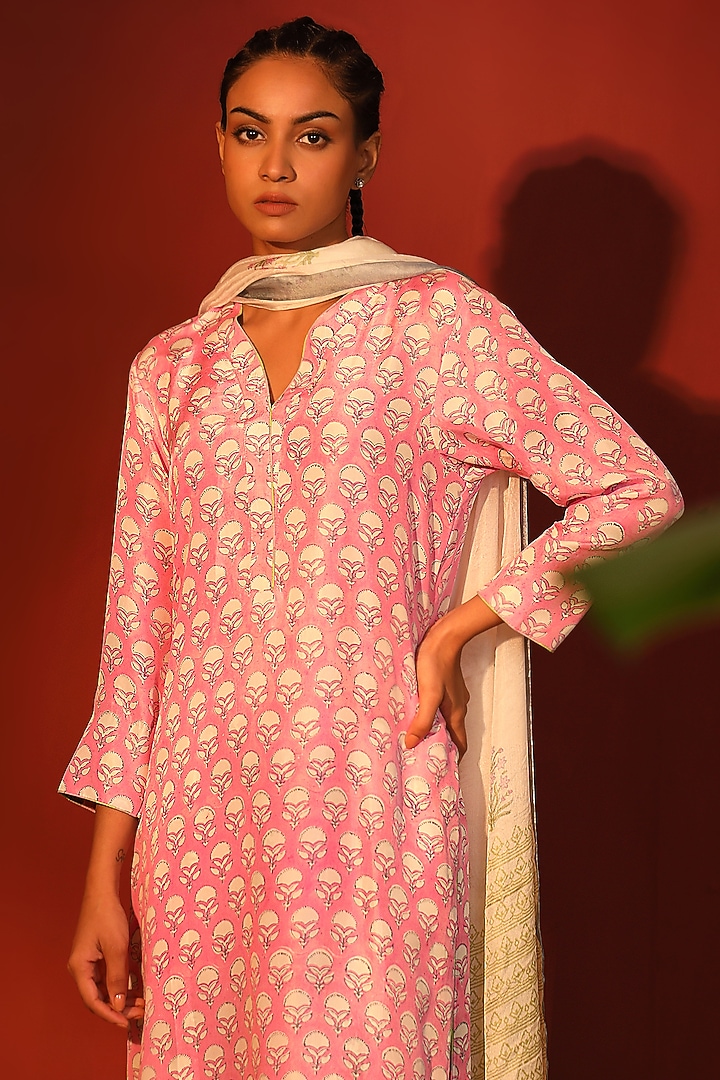 Pink Pure Silk Hand Block Printed Kurta Set by Shetab Kazmi at Pernia's Pop Up Shop