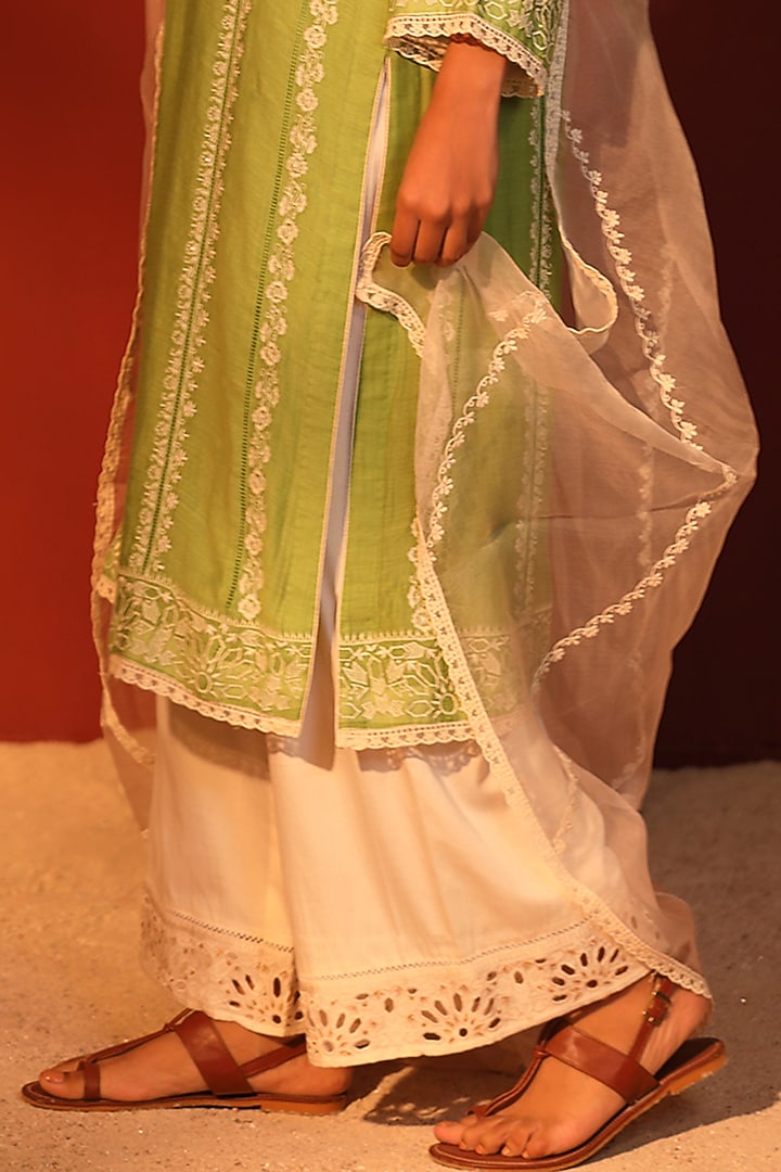 Lime Green Mul Chanderi Embroidered Kurta Set by Shetab Kazmi at Pernia's Pop Up Shop