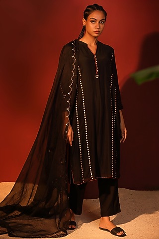 Black Mul Chanderi Hand Embroidered Kurta Set by Shetab Kazmi