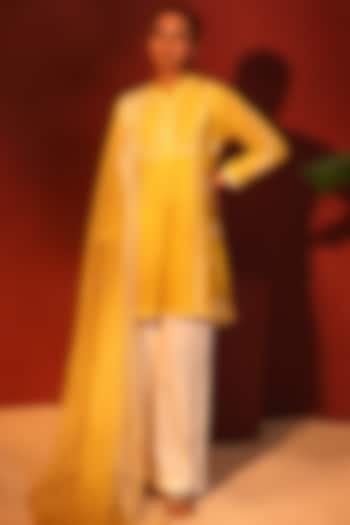 Yellow Mul Chanderi Hand Embroidered Tunic Set by Shetab Kazmi