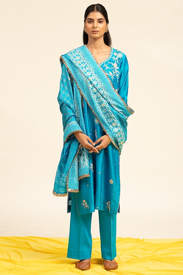 Turquoise Blue Pure Chanderi Machine & Hand Embroidered Kurta Set by Shetab Kazmi