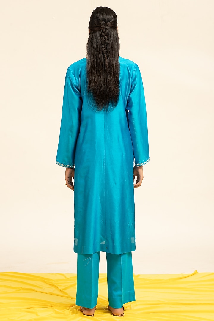 Turquoise Blue Pure Chanderi Machine & Hand Embroidered Kurta Set by Shetab Kazmi at Pernia's Pop Up Shop