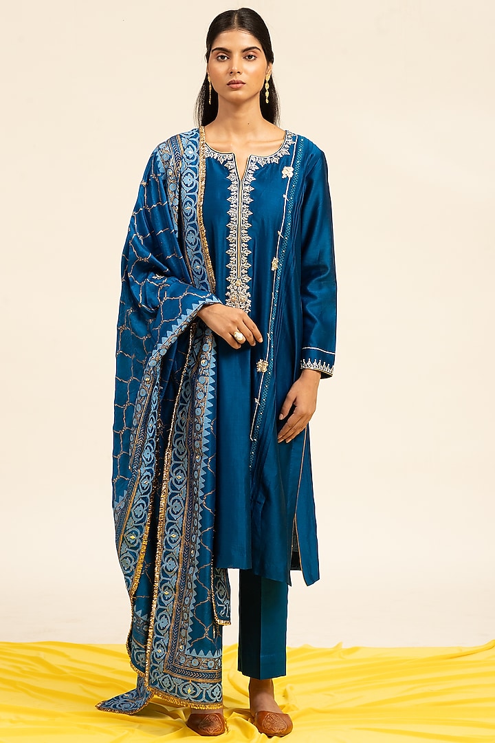 Royal Blue Pure Chanderi Hand Embroidered Straight Kurta Set by Shetab Kazmi
