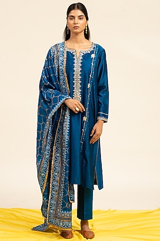 Royal Blue Pure Chanderi Hand Embroidered Straight Kurta Set by Shetab Kazmi