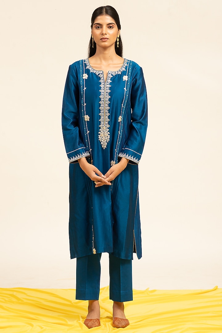 Royal Blue Pure Chanderi Hand Embroidered Straight Kurta Set by Shetab Kazmi at Pernia's Pop Up Shop
