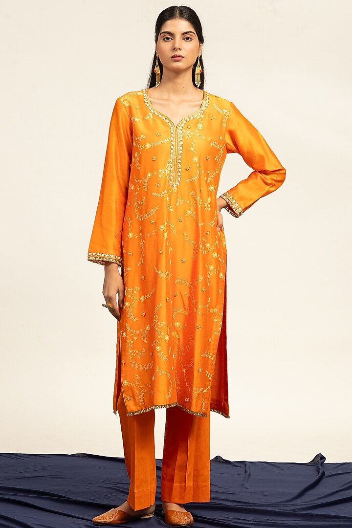 Orange Pure Chanderi Machine & Hand Embroidered Kurta Set by Shetab Kazmi at Pernia's Pop Up Shop