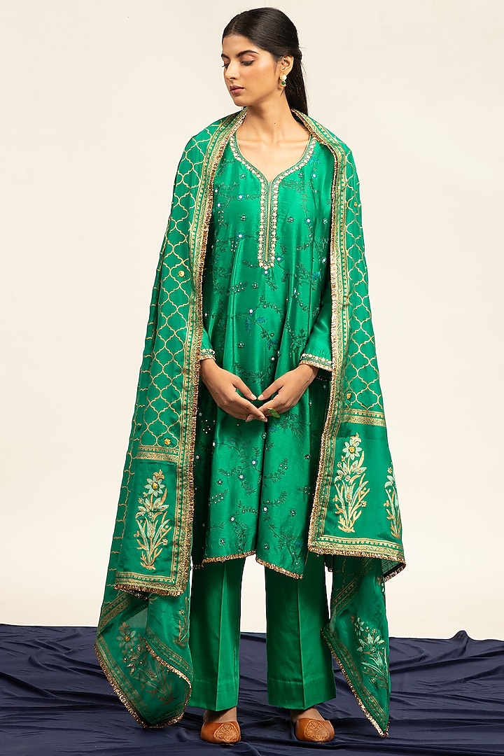 Green Pure Chanderi Machine & Hand Embroidered Kurta Set by Shetab Kazmi