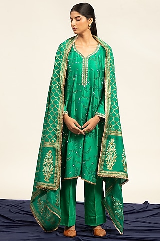 Green Pure Chanderi Machine & Hand Embroidered Kurta Set by Shetab Kazmi