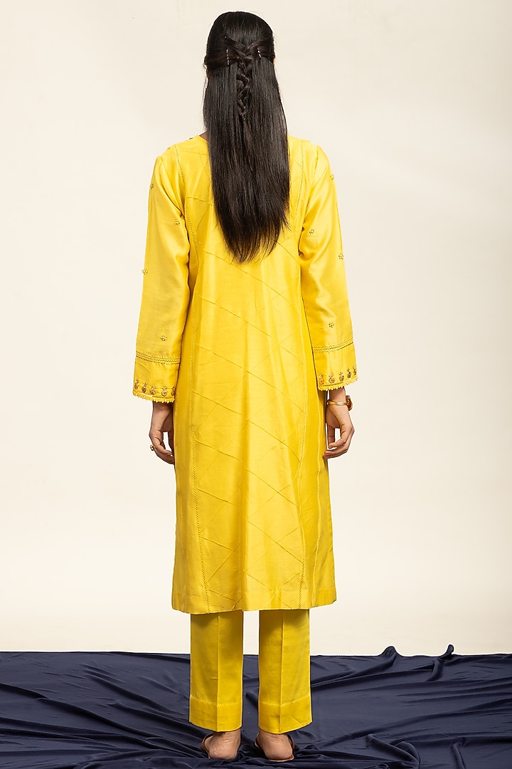 Yellow Pure Chanderi Hand Embroidered Kurta Set by Shetab Kazmi at Pernia's Pop Up Shop