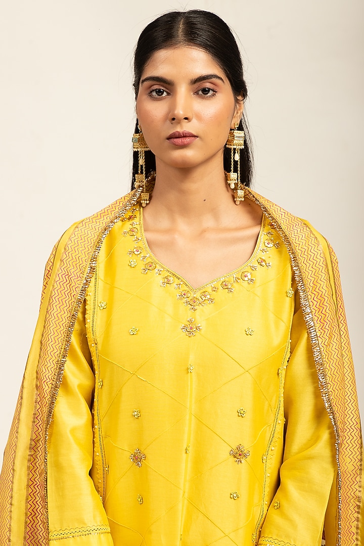Yellow Pure Chanderi Hand Embroidered Kurta Set by Shetab Kazmi at Pernia's Pop Up Shop