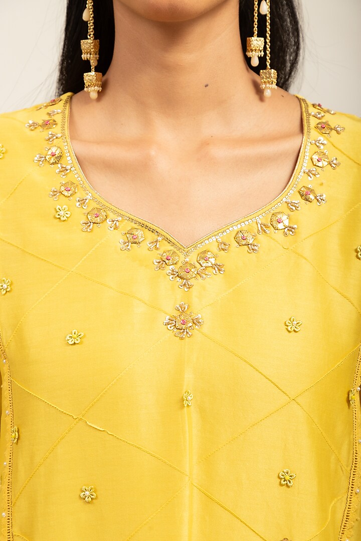 Yellow Pure Chanderi Hand Embroidered Kurta Set by Shetab Kazmi at Pernia's Pop Up Shop