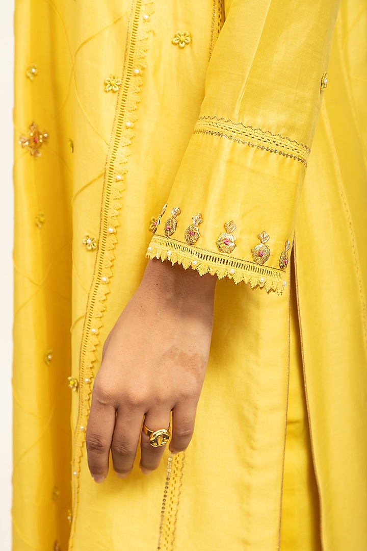 Yellow Pure Chanderi Hand Embroidered Kurta Set by Shetab Kazmi at Pernia's Pop Up Shop