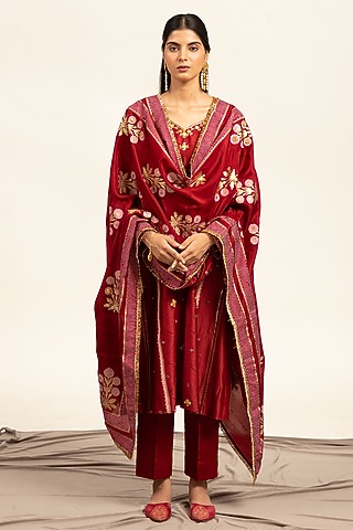 Carmine Pure Chanderi Hand Embroidered Kalidar Kurta Set by Shetab Kazmi