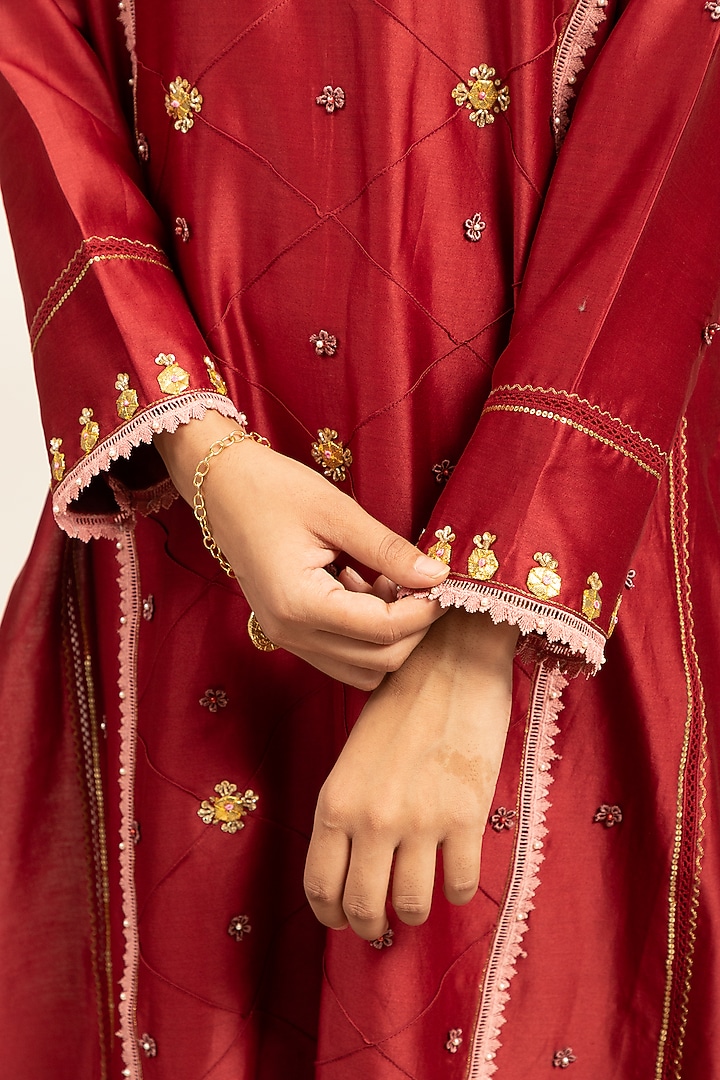 Carmine Pure Chanderi Hand Embroidered Kalidar Kurta Set by Shetab Kazmi at Pernia's Pop Up Shop