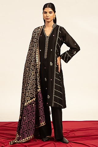 Black Pure Chanderi Machine & Hand Embroidered Side Paneled Kurta Set by Shetab Kazmi