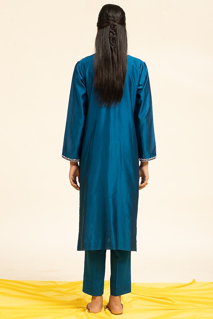 Royal Blue Pure Chanderi Machine & Hand Embroidered Kurta Set by Shetab Kazmi at Pernia's Pop Up Shop