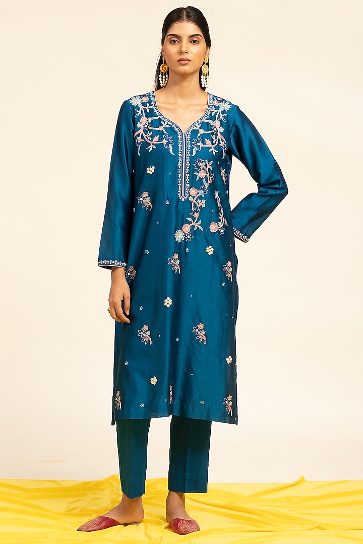 Royal Blue Pure Chanderi Machine & Hand Embroidered Kurta Set by Shetab Kazmi at Pernia's Pop Up Shop