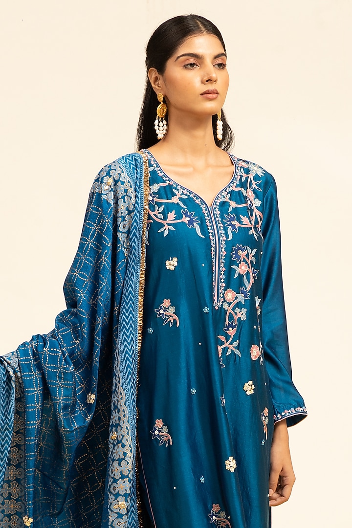 Royal Blue Pure Chanderi Machine & Hand Embroidered Kurta Set by Shetab Kazmi at Pernia's Pop Up Shop
