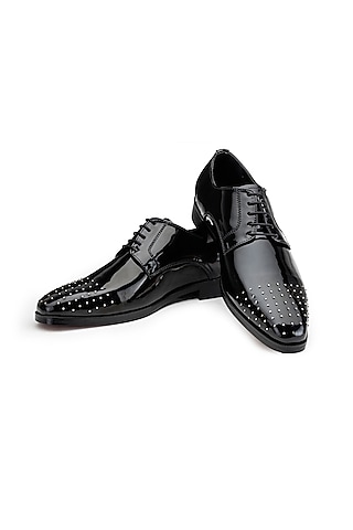 Black Leather Lace-Up Shoes by SHUTIQ