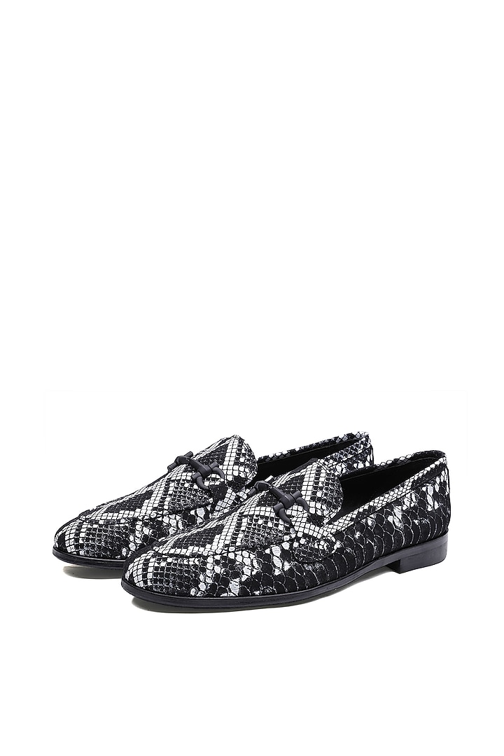 Black Leather Slip-On Sneakers by SHUTIQ