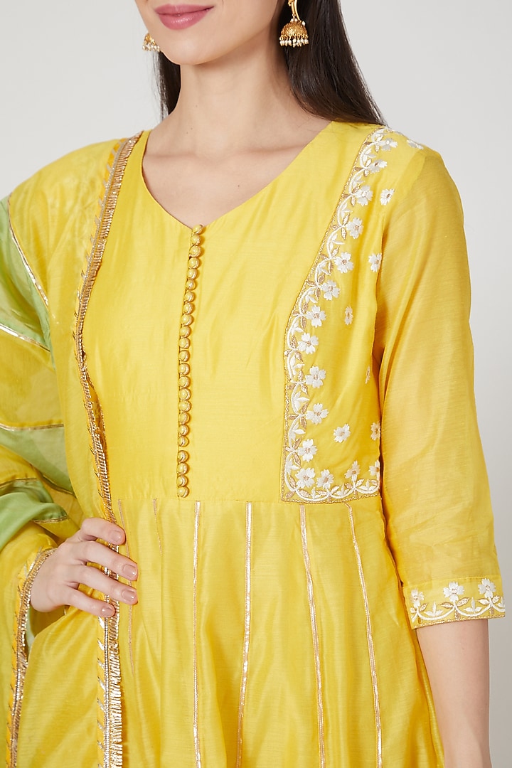 Yellow Embellished Anarkali Set by Shree Tatvam at Pernia's Pop Up Shop
