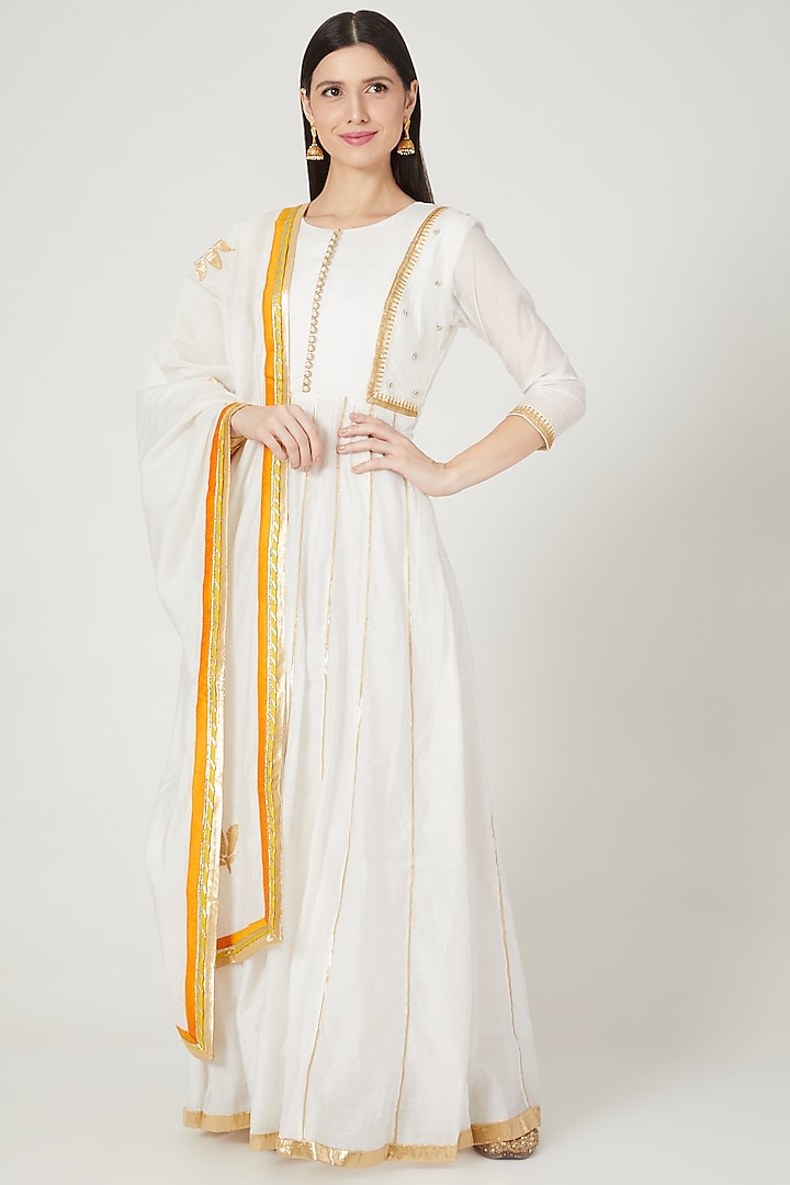White Embellished Draped Anarkali Set by Shree Tatvam