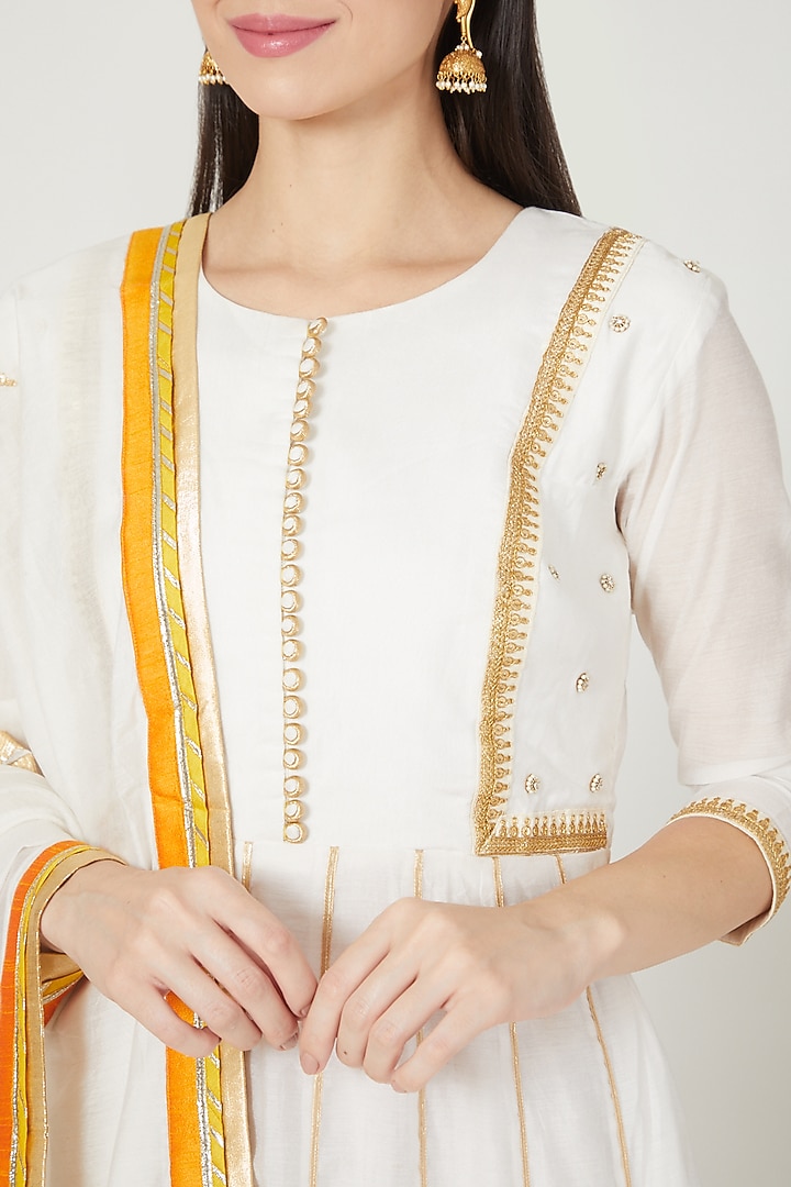 White Embellished Draped Anarkali Set by Shree Tatvam at Pernia's Pop Up Shop