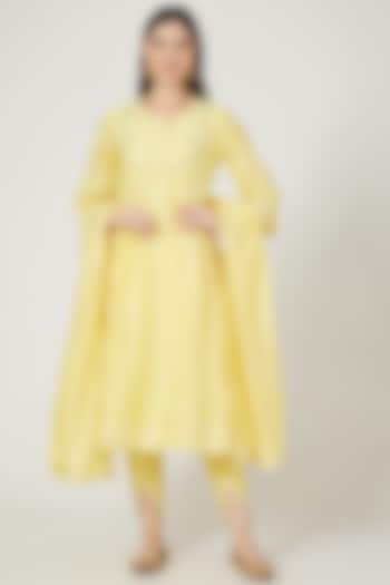 Yellow Embellished Kurta Set by Shree Tatvam