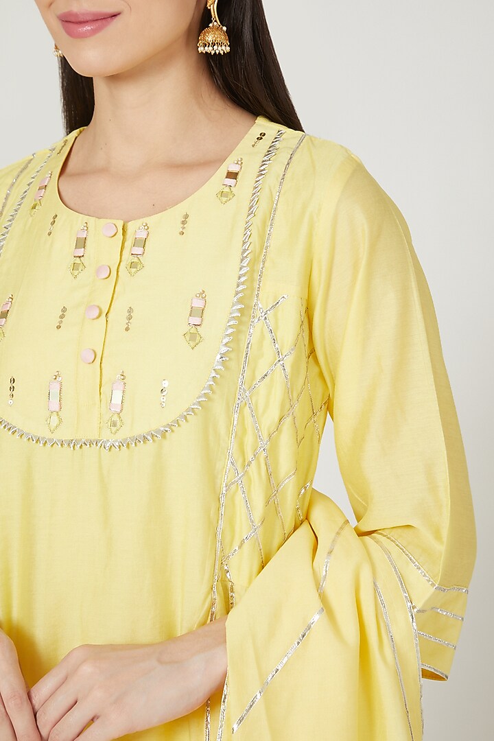 Yellow Embellished Kurta Set by Shree Tatvam at Pernia's Pop Up Shop