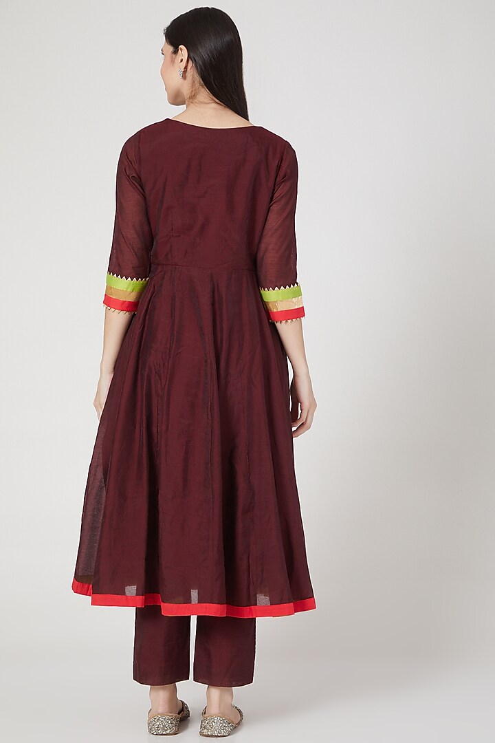Maroon Embellished Kurta Set by Shree Tatvam at Pernia's Pop Up Shop