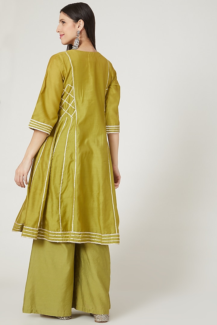 Olive Green Embellished Kurta Set by Shree Tatvam at Pernia's Pop Up Shop