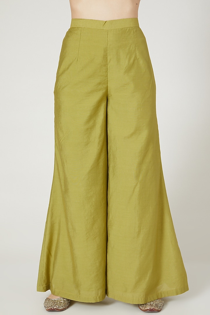 Olive Green Embellished Kurta Set by Shree Tatvam at Pernia's Pop Up Shop