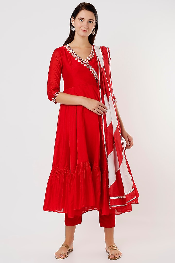 Red Embroidered Anarkali Set by Shree Tatvam