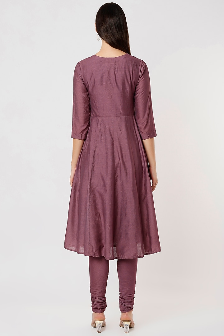 Mauve Embroidered Kurta Set by Shree Tatvam at Pernia's Pop Up Shop