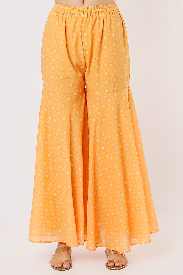 Yellow Hand Embroidered Kurta Set by Shree Tatvam at Pernia's Pop Up Shop