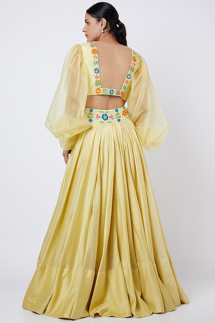 Corn Yellow Embroidered Wedding Lehenga Set by Shweta Aggarwal at Pernia's Pop Up Shop