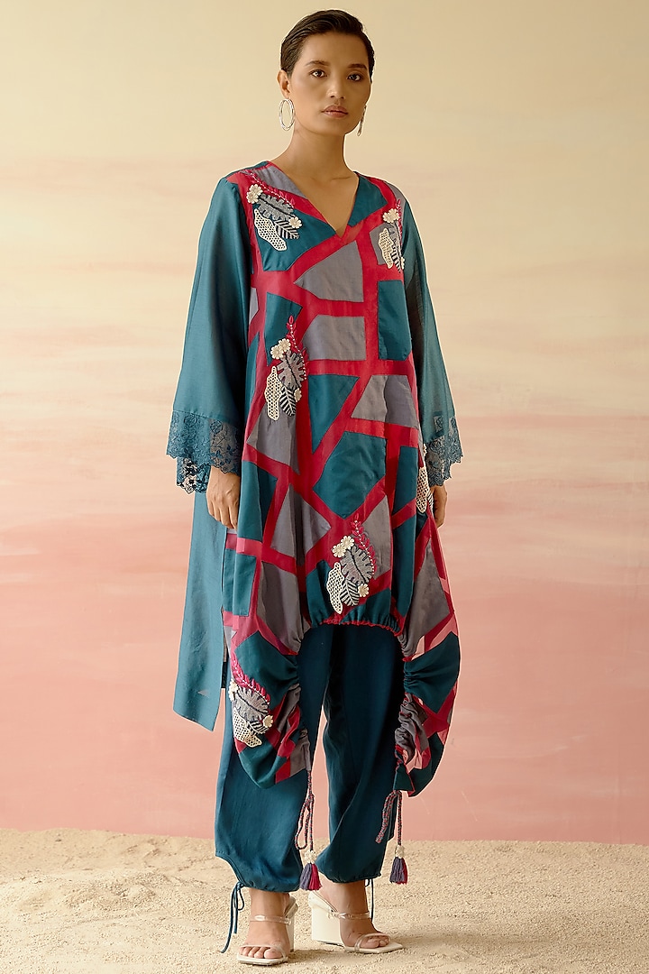 Indigo Blue & Hot Pink Embroidered Kaftan Set by Shweta Aggarwal