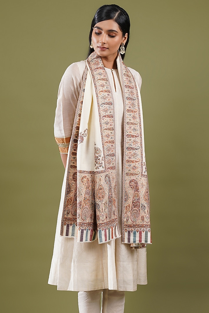 White Fine Count Wool Kani Weave Stole by Shaza at Pernia's Pop Up Shop