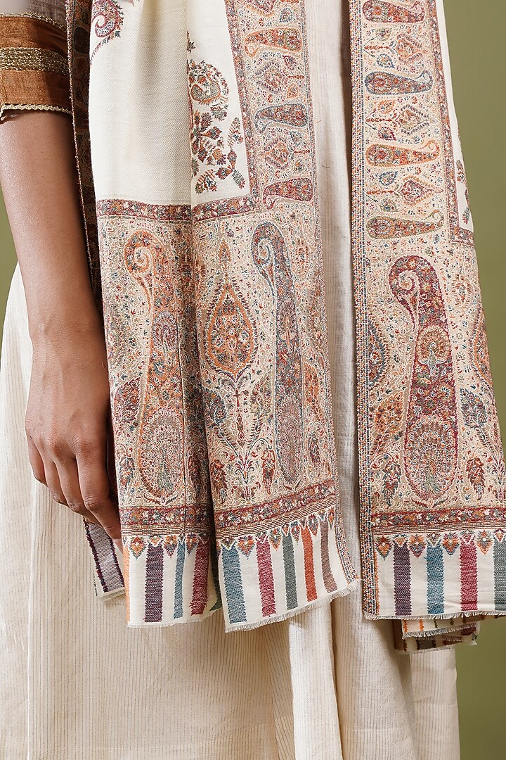 White Fine Count Wool Kani Weave Stole by Shaza at Pernia's Pop Up Shop