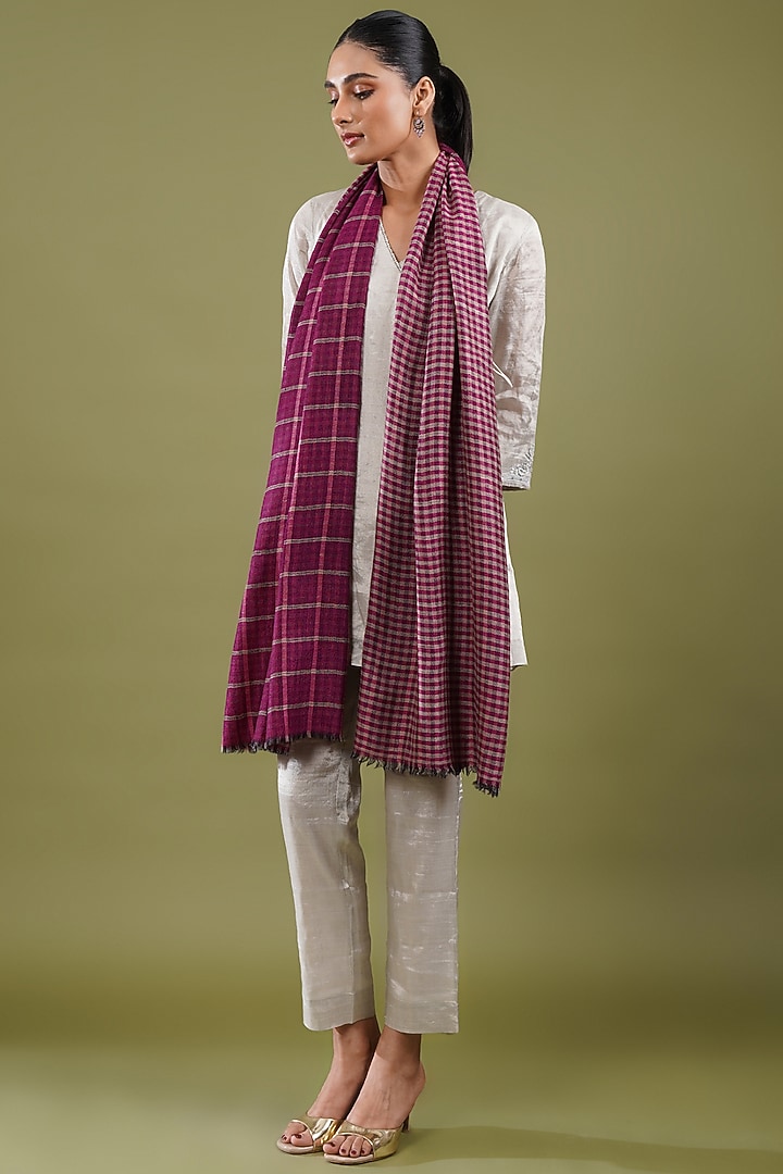 Pink Wool Blend Checkered Reversible Stole by Shaza at Pernia's Pop Up Shop