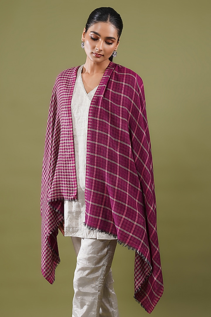 Pink Wool Blend Checkered Reversible Stole by Shaza at Pernia's Pop Up Shop
