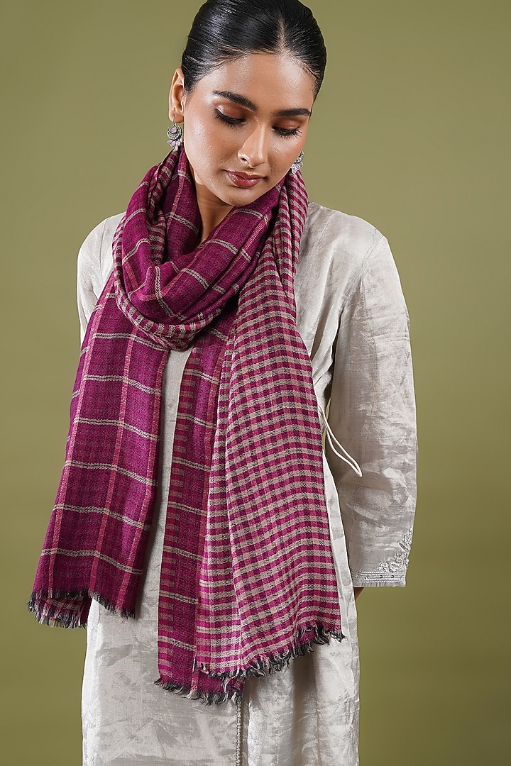 Pink Wool Blend Checkered Reversible Stole by Shaza at Pernia's Pop Up Shop