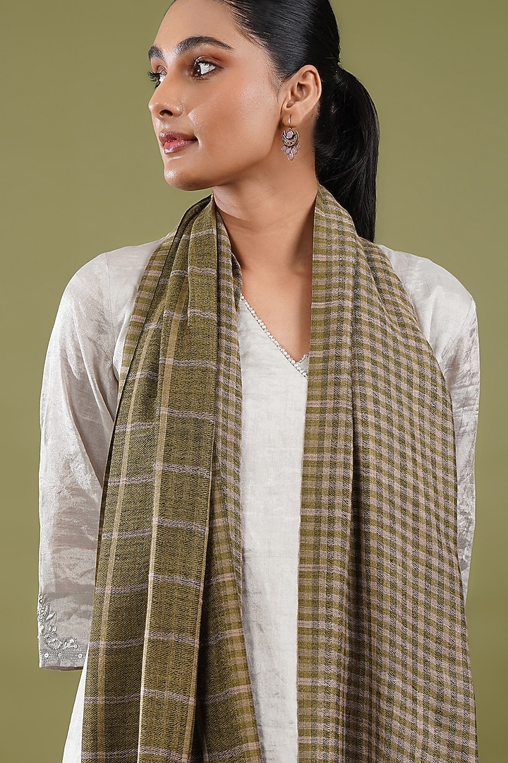 Green Wool Blend Checkered Reversible Stole by Shaza at Pernia's Pop Up Shop