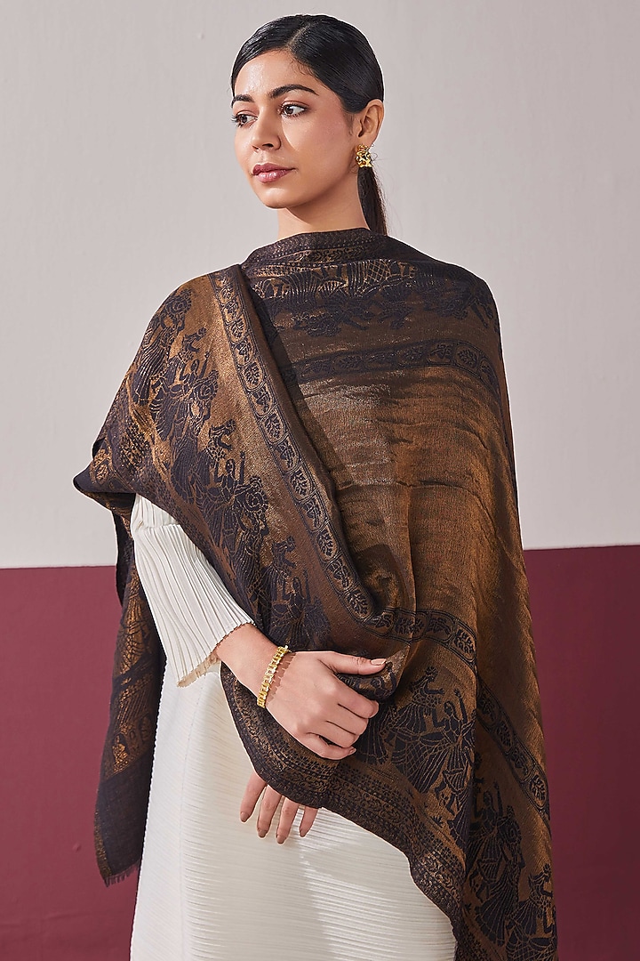 Black-Gold Fine Count Wool Self Weave Zari Reversible Stole by Shaza at Pernia's Pop Up Shop