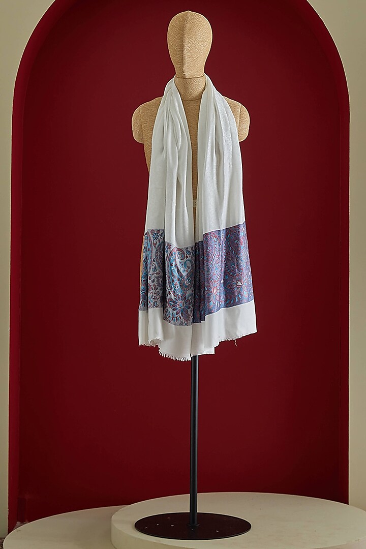 White & Purple Fine Count Wool Kani Stole by Shaza at Pernia's Pop Up Shop