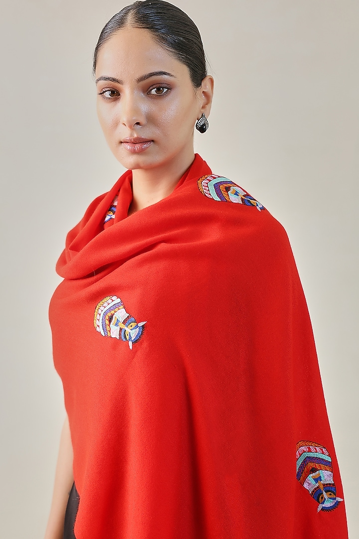 Red Pashmina Motif Machine Embroidered Stole by Shaza at Pernia's Pop Up Shop