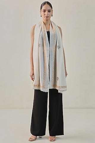 Ivory Pashmina Floral Machine Embroidered Stole by Shaza